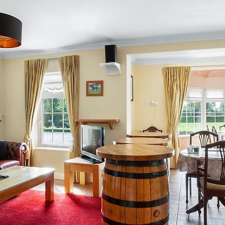 The Ridgewood Lodge Newbridge  Esterno foto