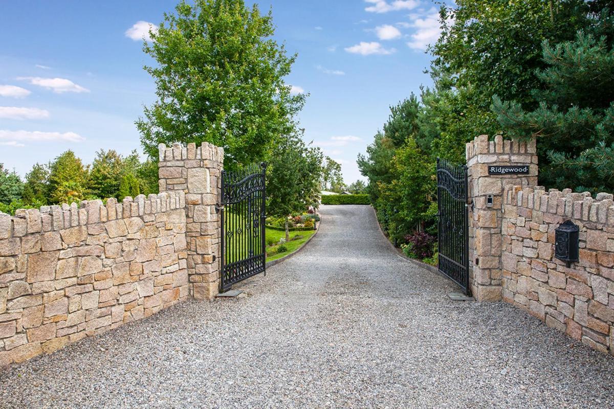 The Ridgewood Lodge Newbridge  Esterno foto