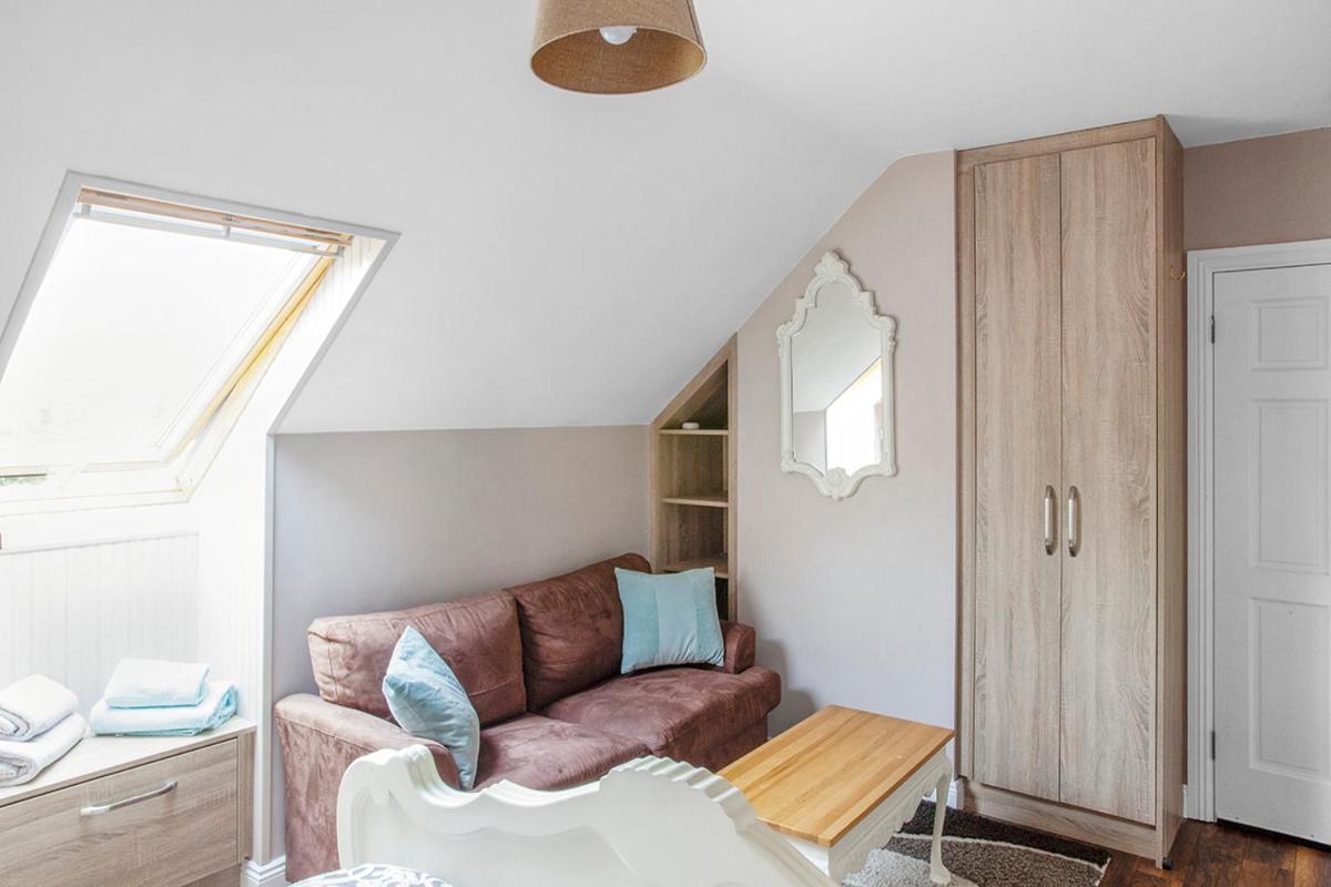 The Ridgewood Lodge Newbridge  Esterno foto