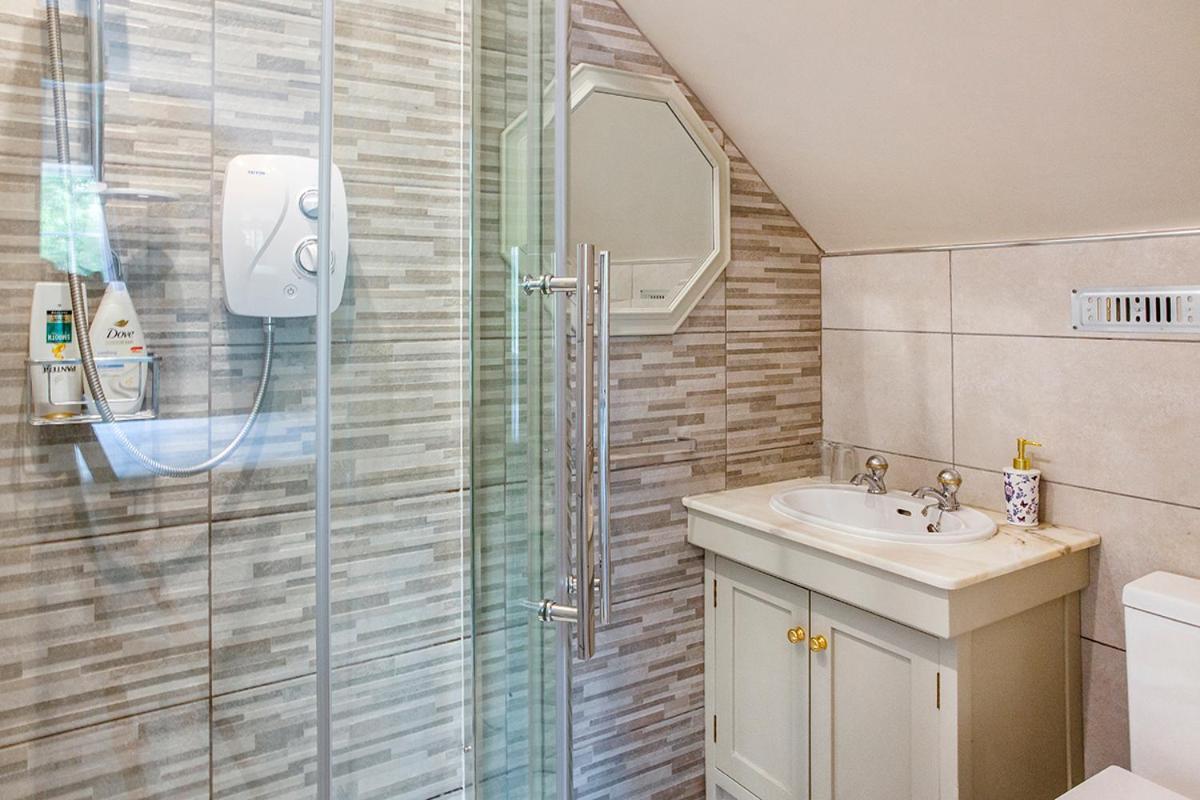The Ridgewood Lodge Newbridge  Esterno foto