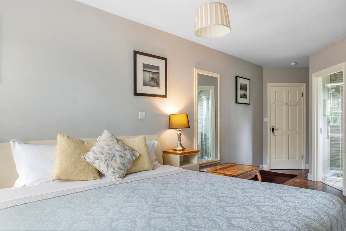 The Ridgewood Lodge Newbridge  Esterno foto
