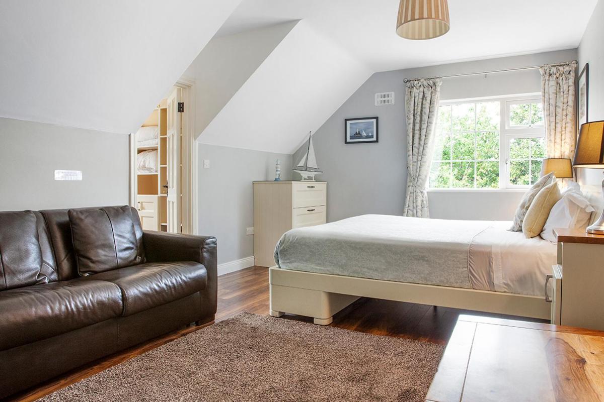 The Ridgewood Lodge Newbridge  Esterno foto