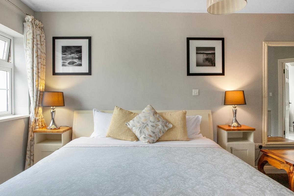 The Ridgewood Lodge Newbridge  Esterno foto