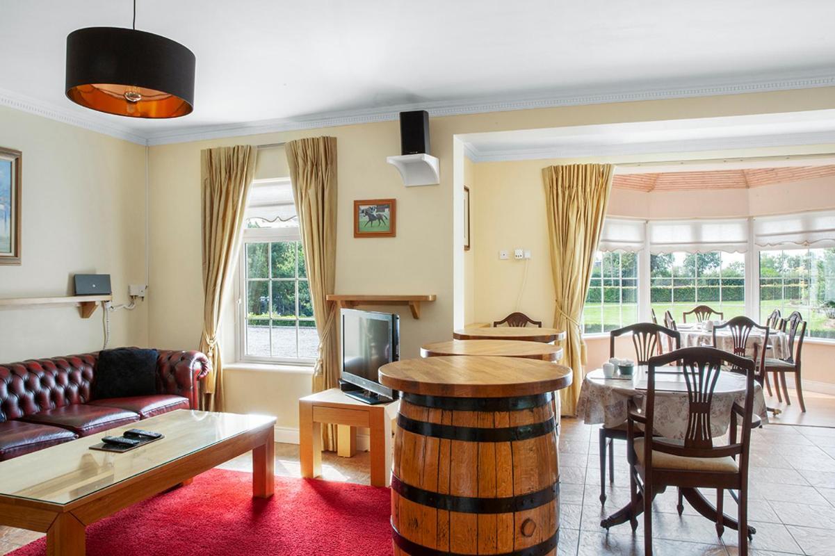 The Ridgewood Lodge Newbridge  Esterno foto