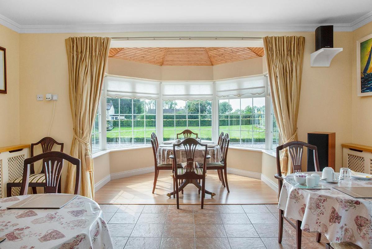 The Ridgewood Lodge Newbridge  Esterno foto