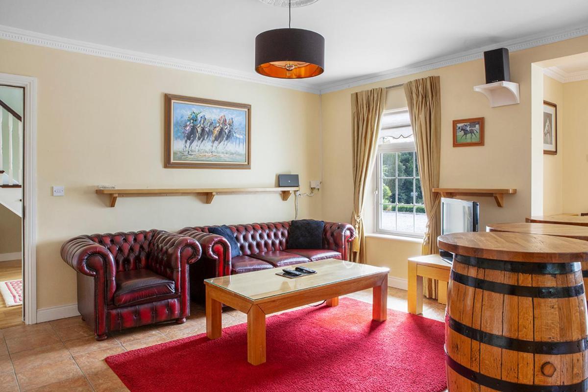 The Ridgewood Lodge Newbridge  Esterno foto