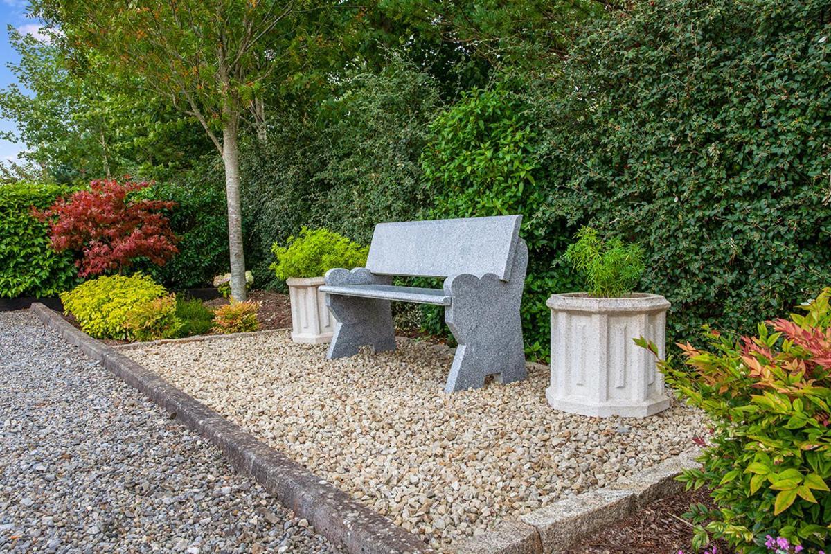 The Ridgewood Lodge Newbridge  Esterno foto