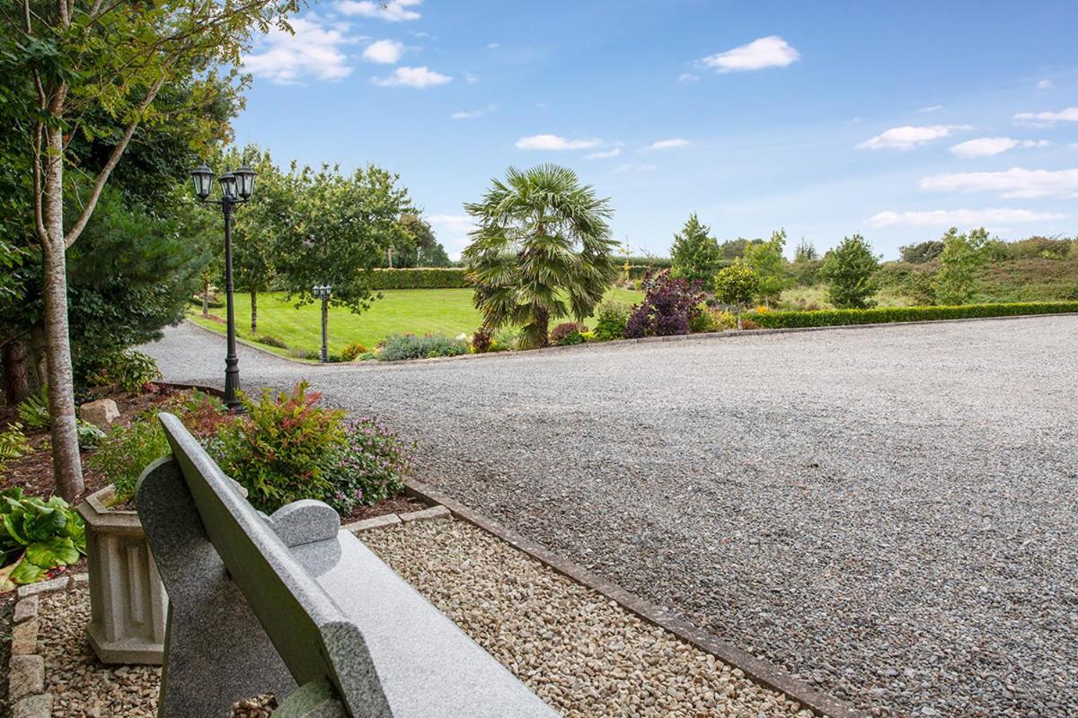 The Ridgewood Lodge Newbridge  Esterno foto